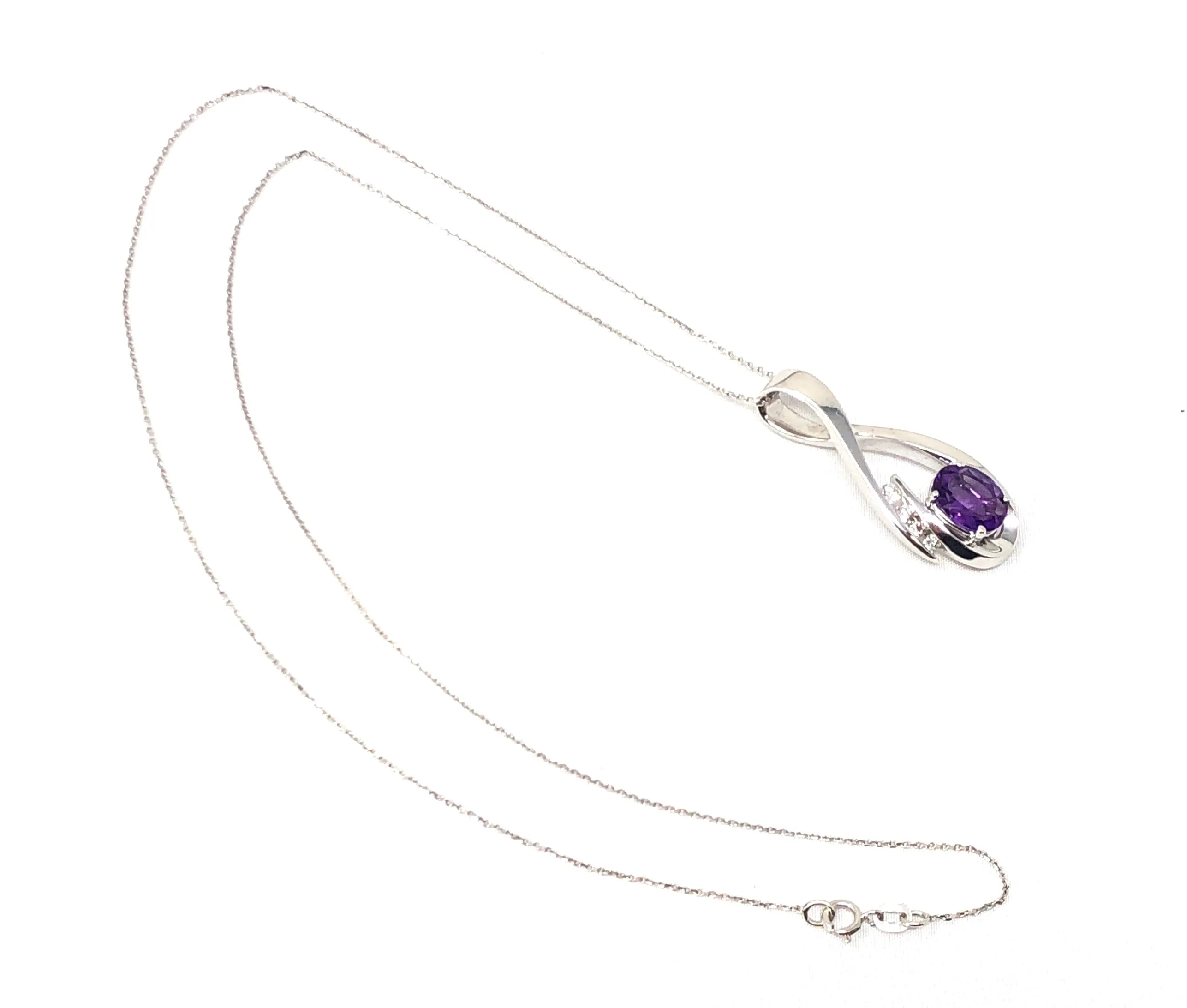 14K White Gold 1.38ct Amethyst Oval 0.10ctw Diamond Necklace Pendant