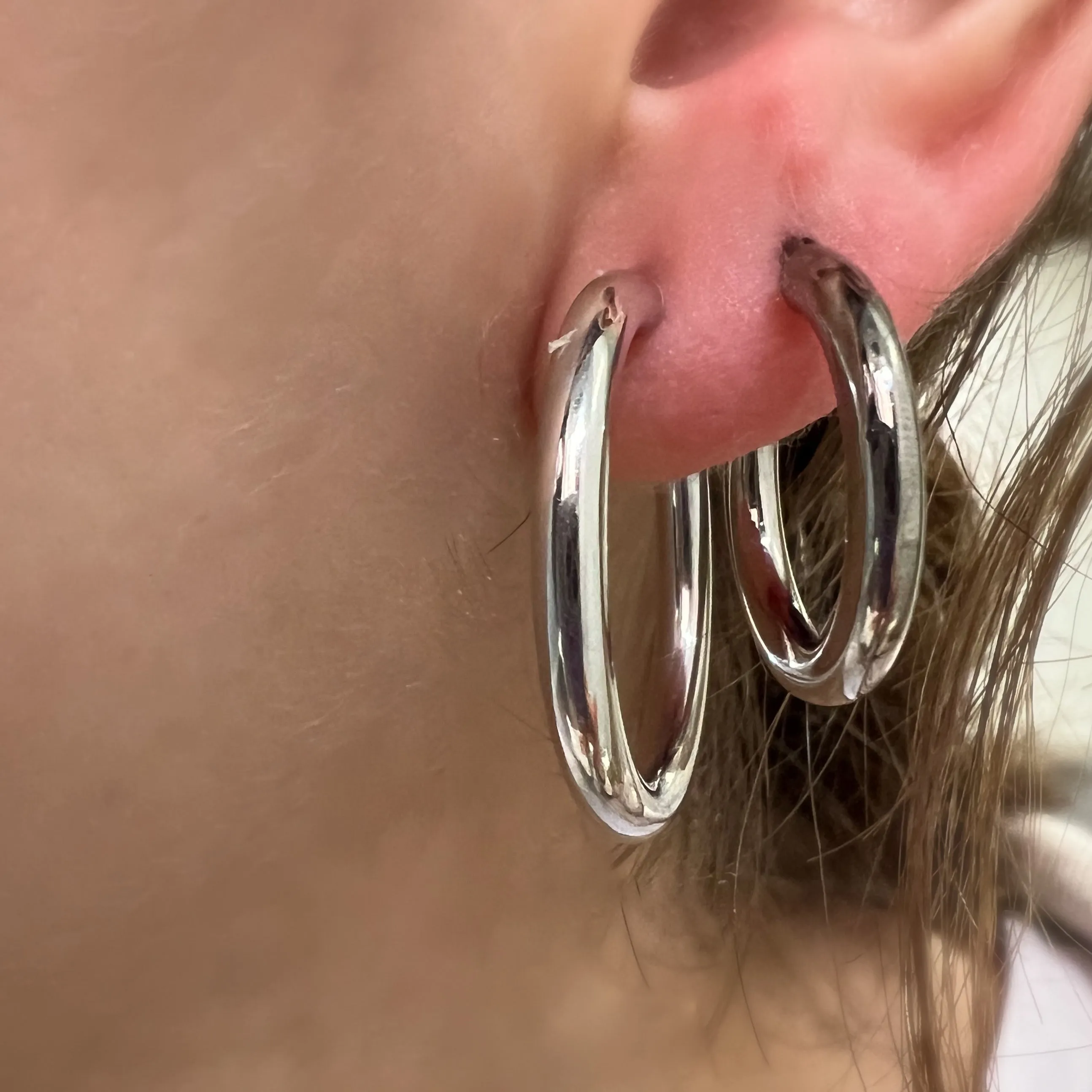 9ct White Gold Chunky Medium 20mm Hoop Earrings