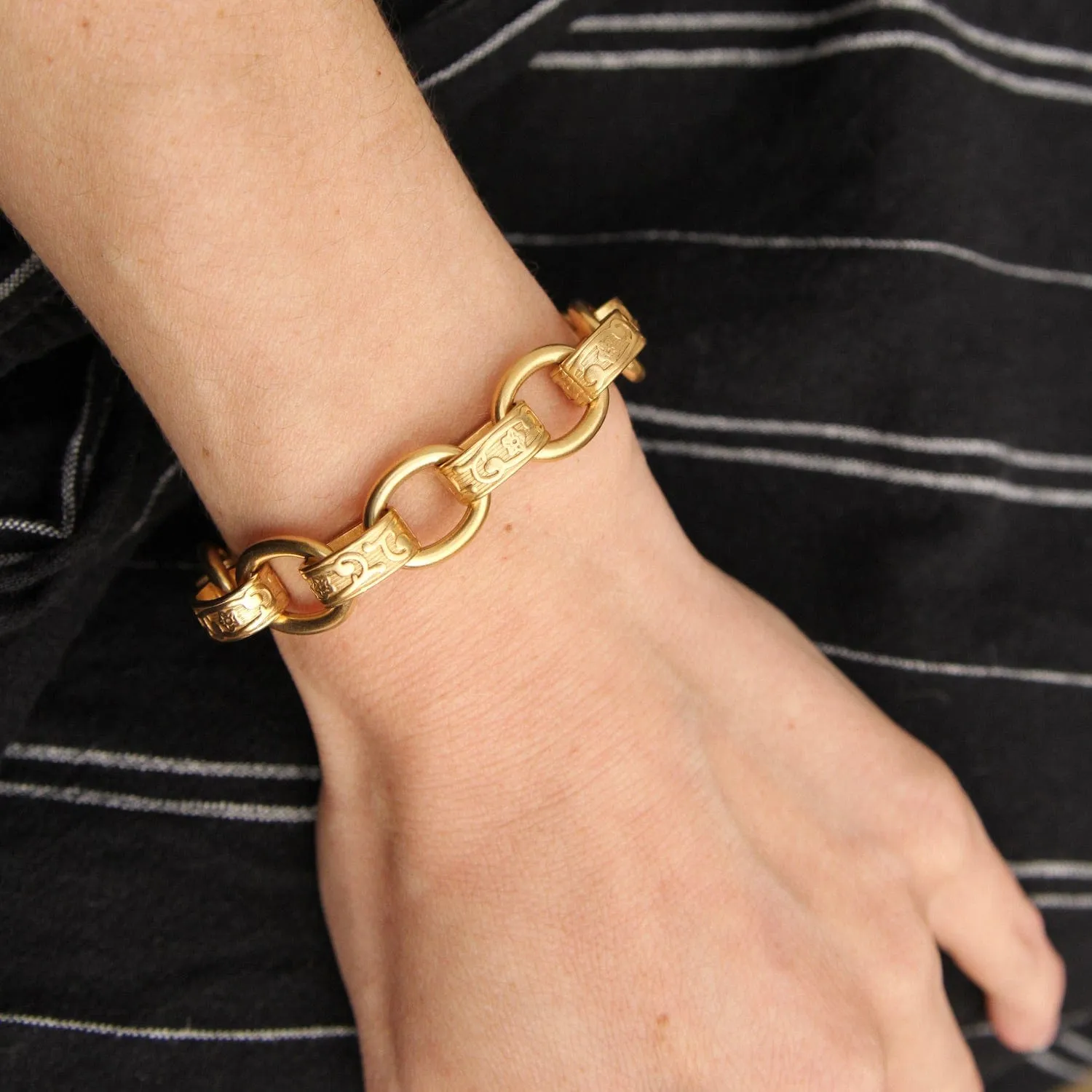 Alternating Pattern & Plain Link Bracelet - Gold Plate