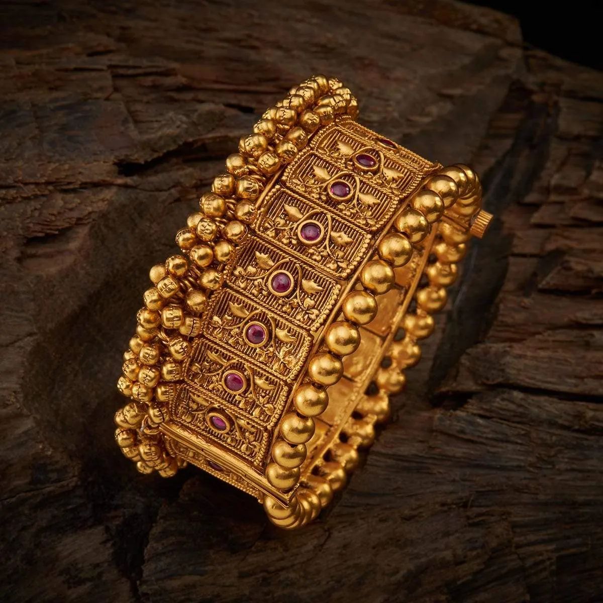 Antique Bangle 136294