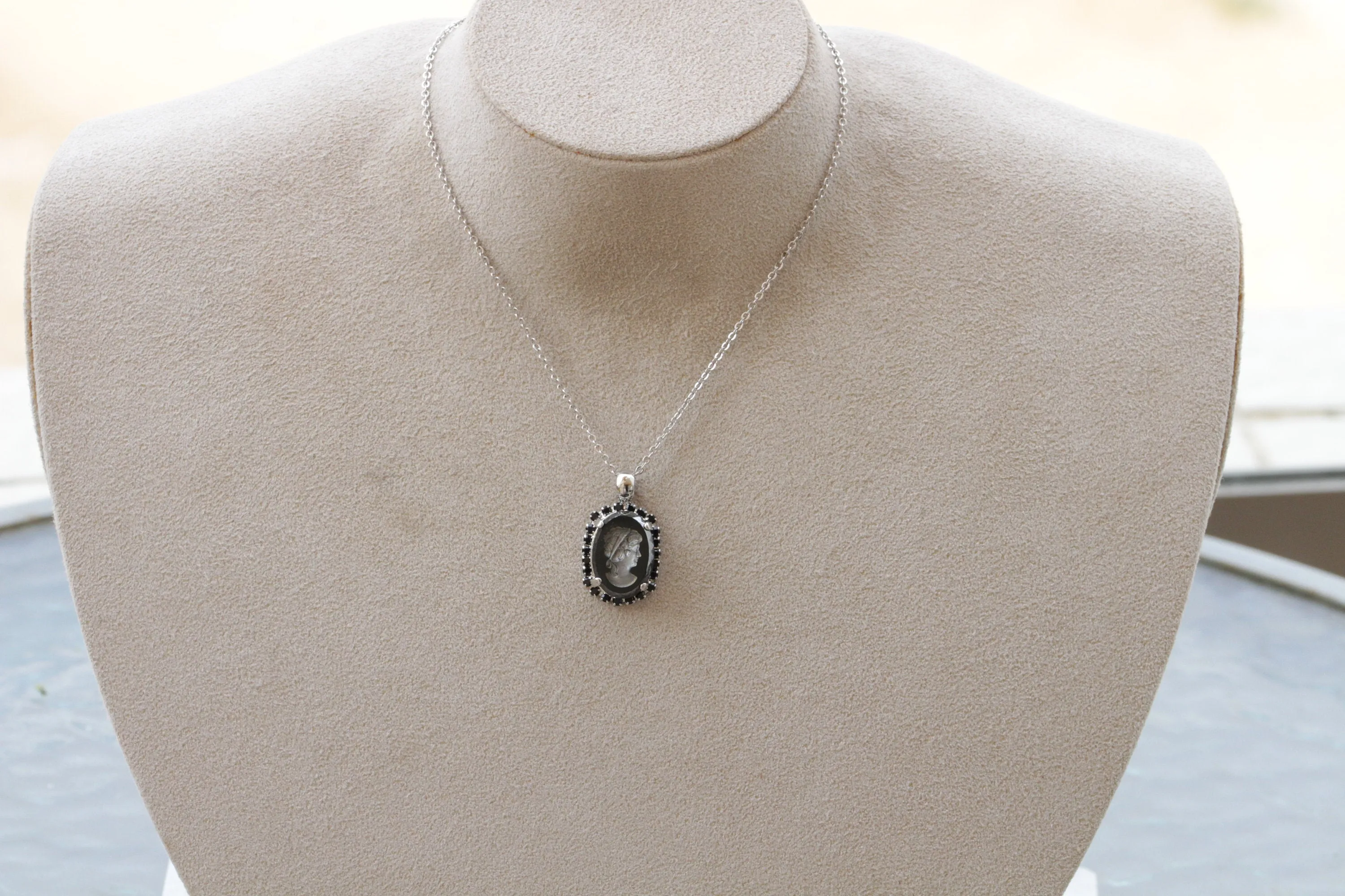 BLACK CAMEO EARRINGS
