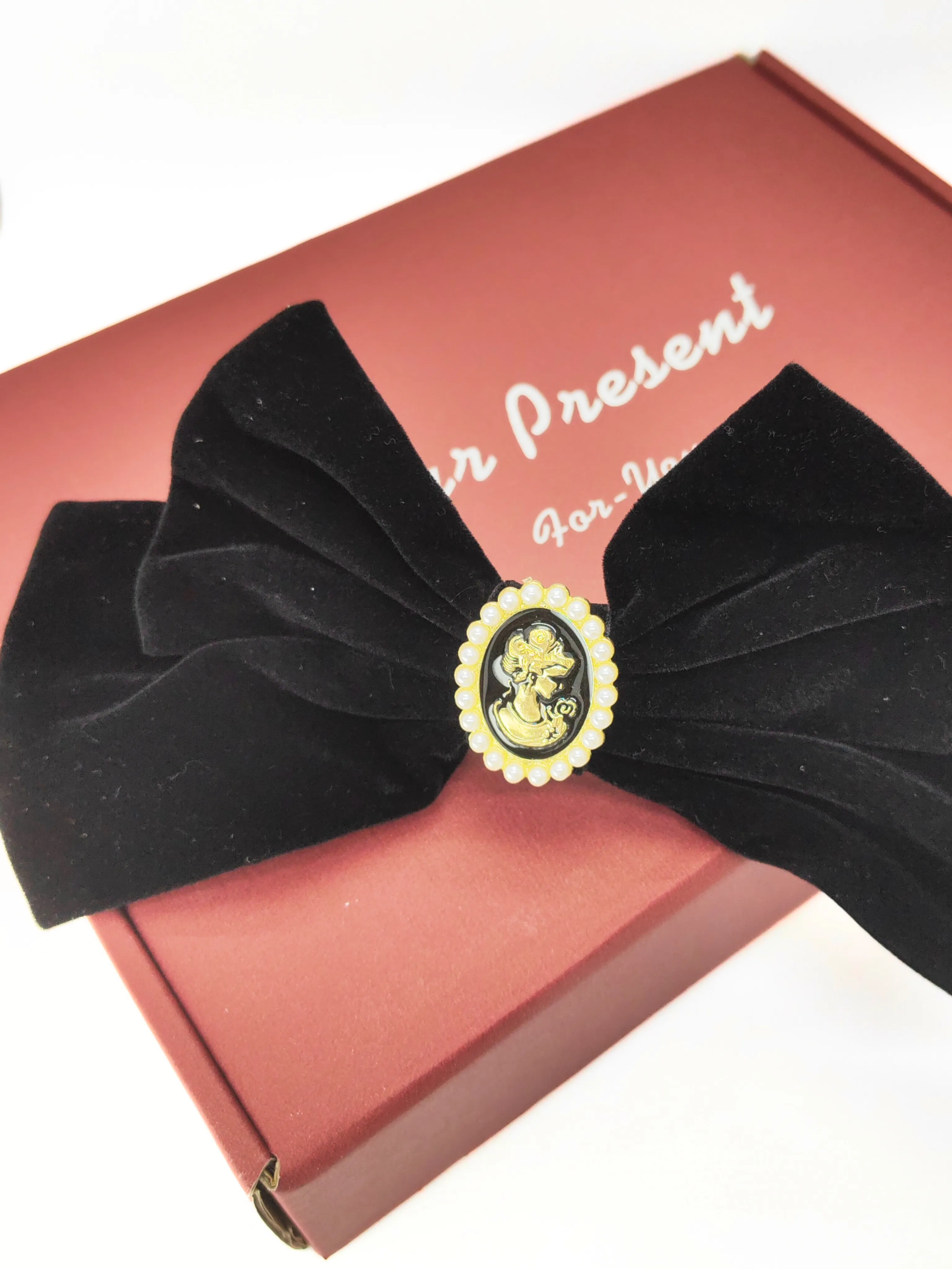 Cameo Pearl Embellished Short Velvet Bow Hair Clip