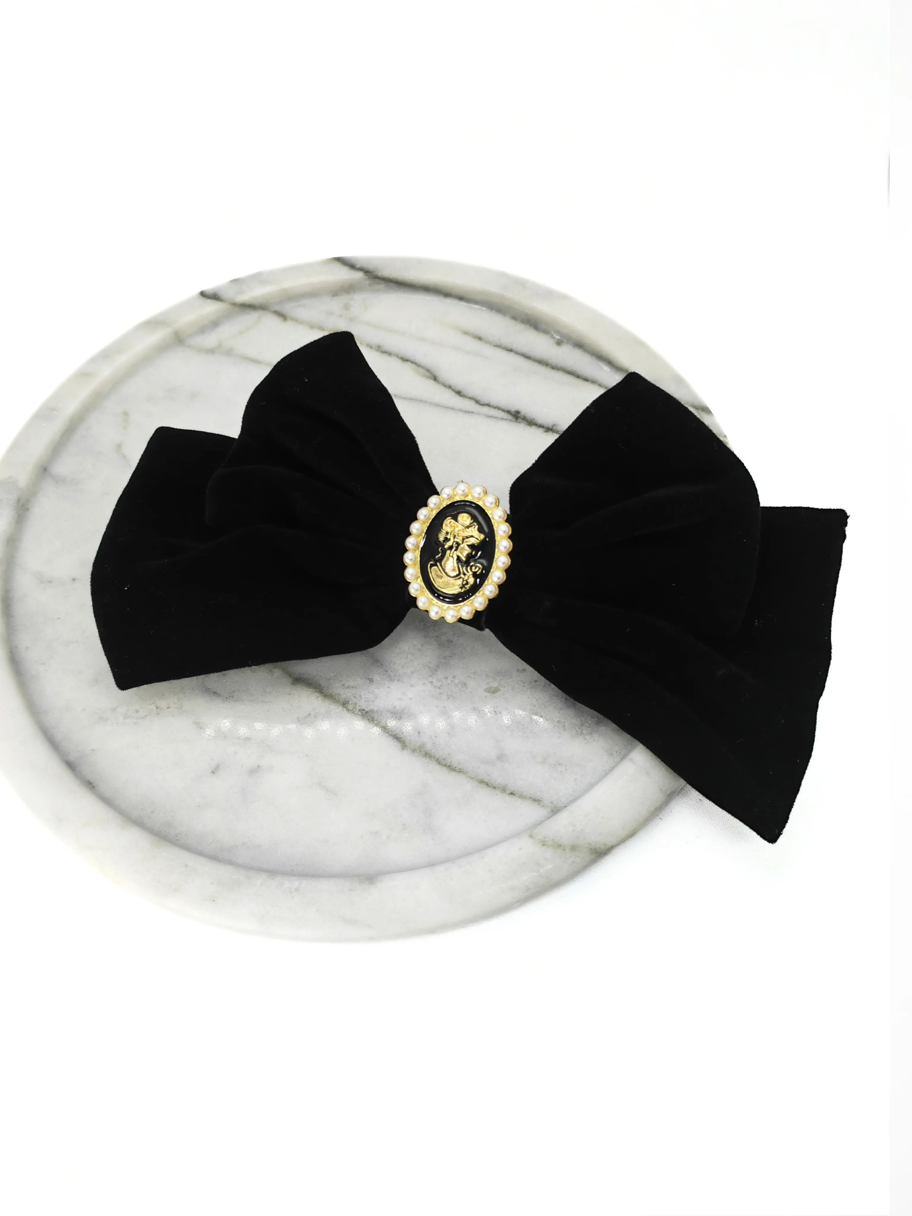 Cameo Pearl Embellished Short Velvet Bow Hair Clip