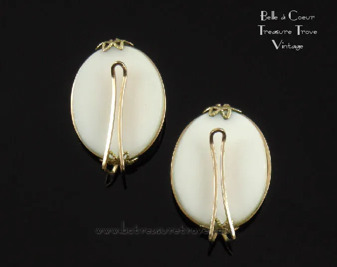 Hillcraft Cameo Necklace and Earrings Set Vintage 1960s