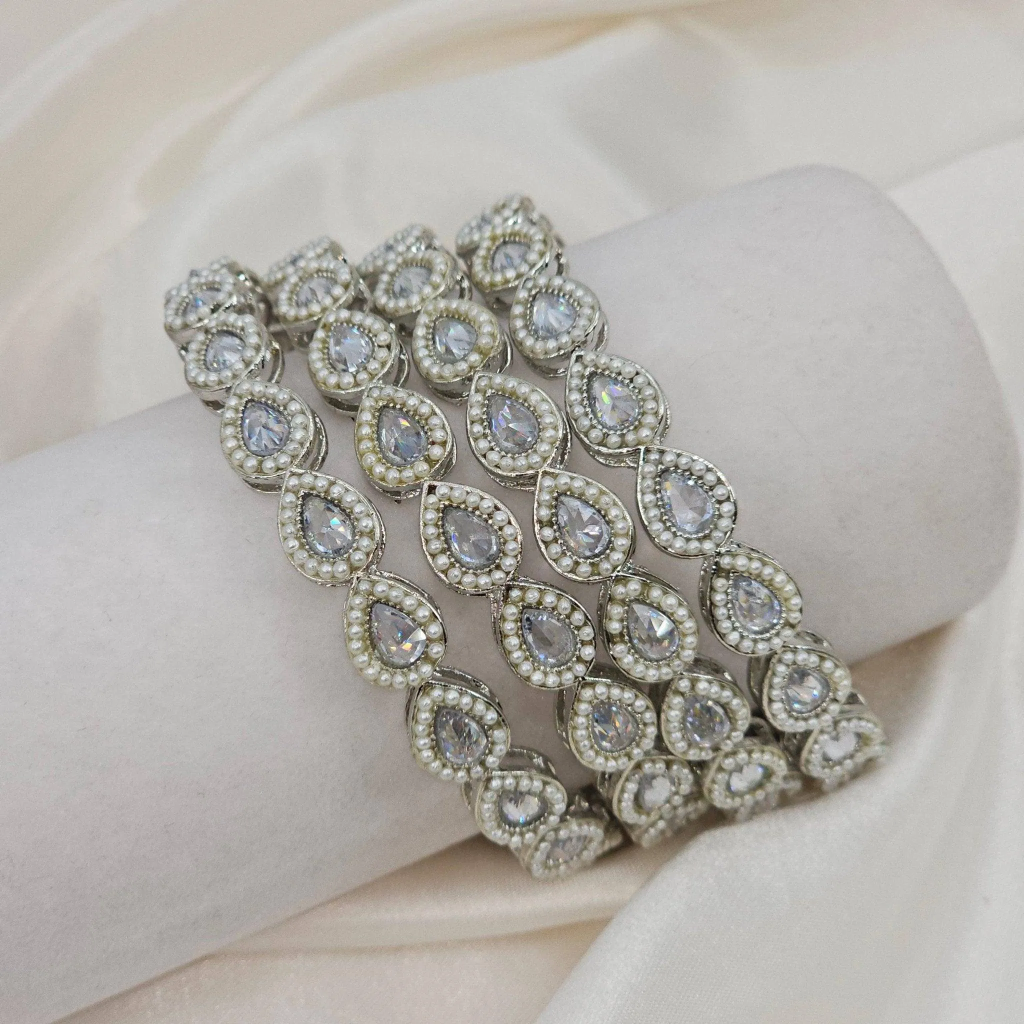 Saloni - Set of 4 Pearl Bangles Silver