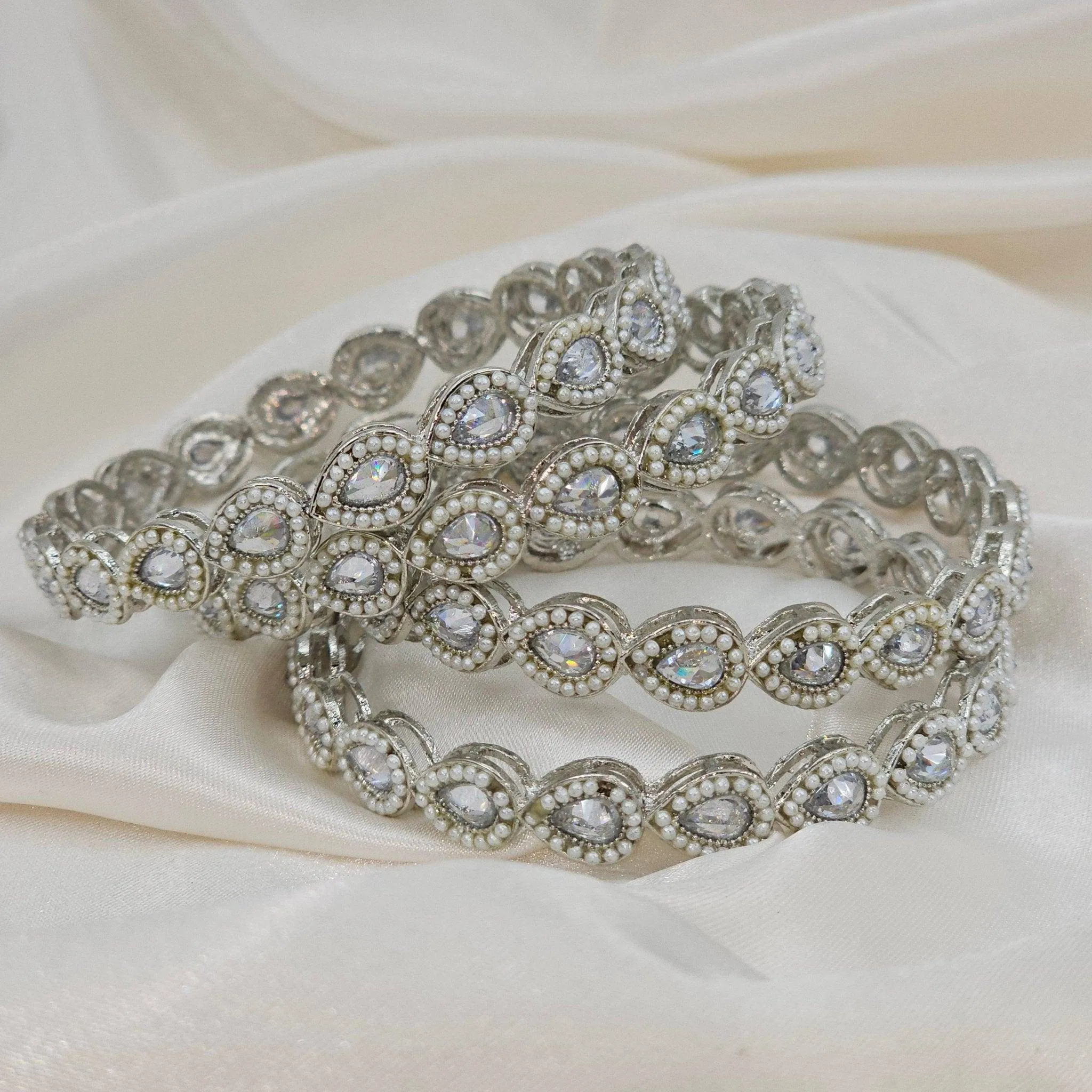 Saloni - Set of 4 Pearl Bangles Silver