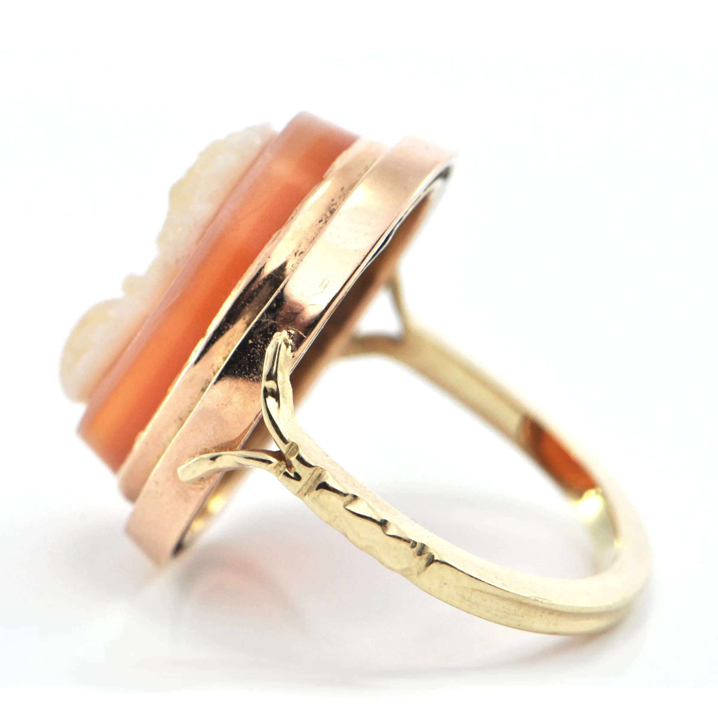 Vintage 14K Yellow and Rose Gold Shell Cameo Ring