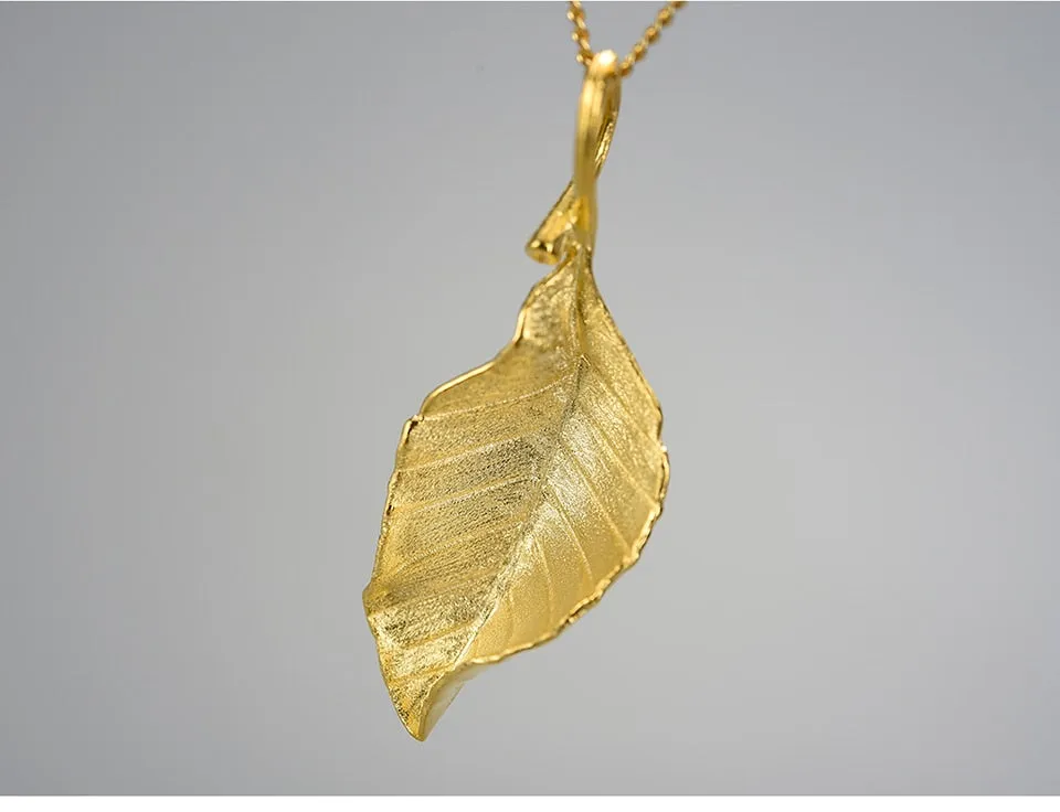 Vintage Lux 18K Gold Elegant Autumn Leaf Necklace