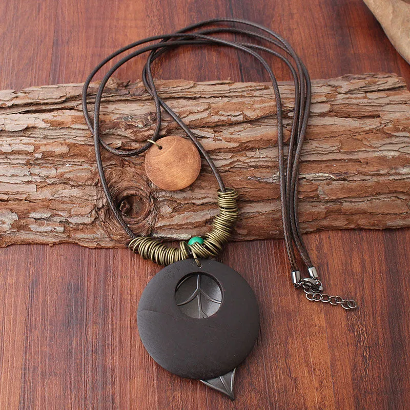 Wholesale Alloy Patterned Leaf Pendant Long Necklaces